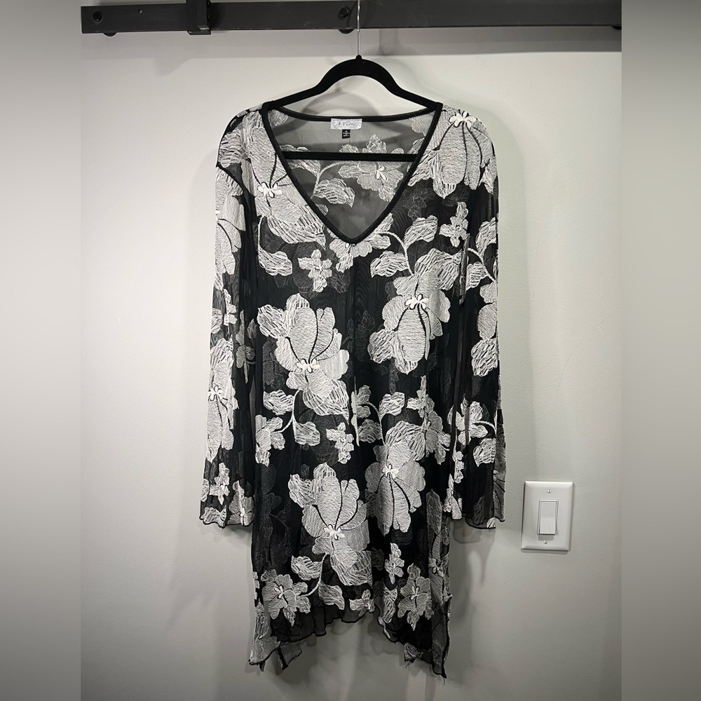 Vintage J Valdi floral sheer dress/bathing suit coverup. Great condition, XL